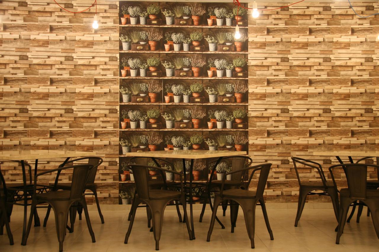 Midtown Hotel & Hostel 第比利斯 外观 照片