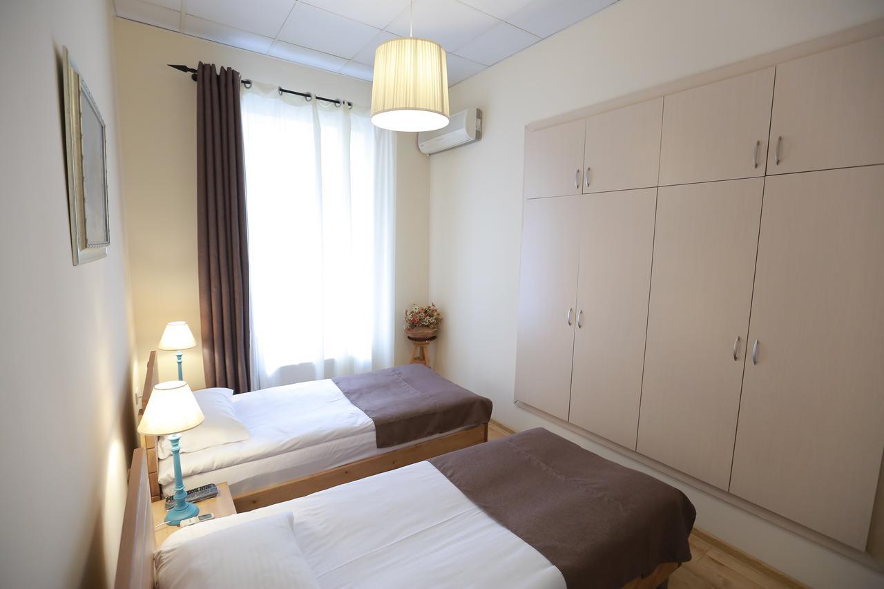 Midtown Hotel & Hostel 第比利斯 外观 照片